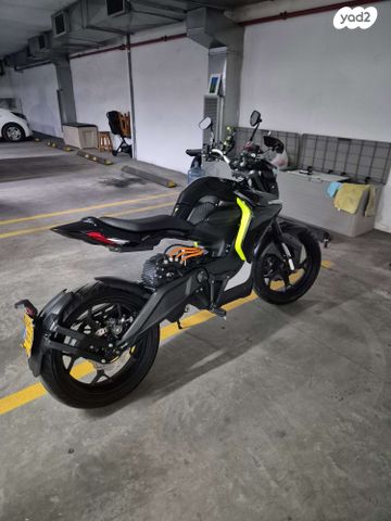 מודעת רכב Voge ER10