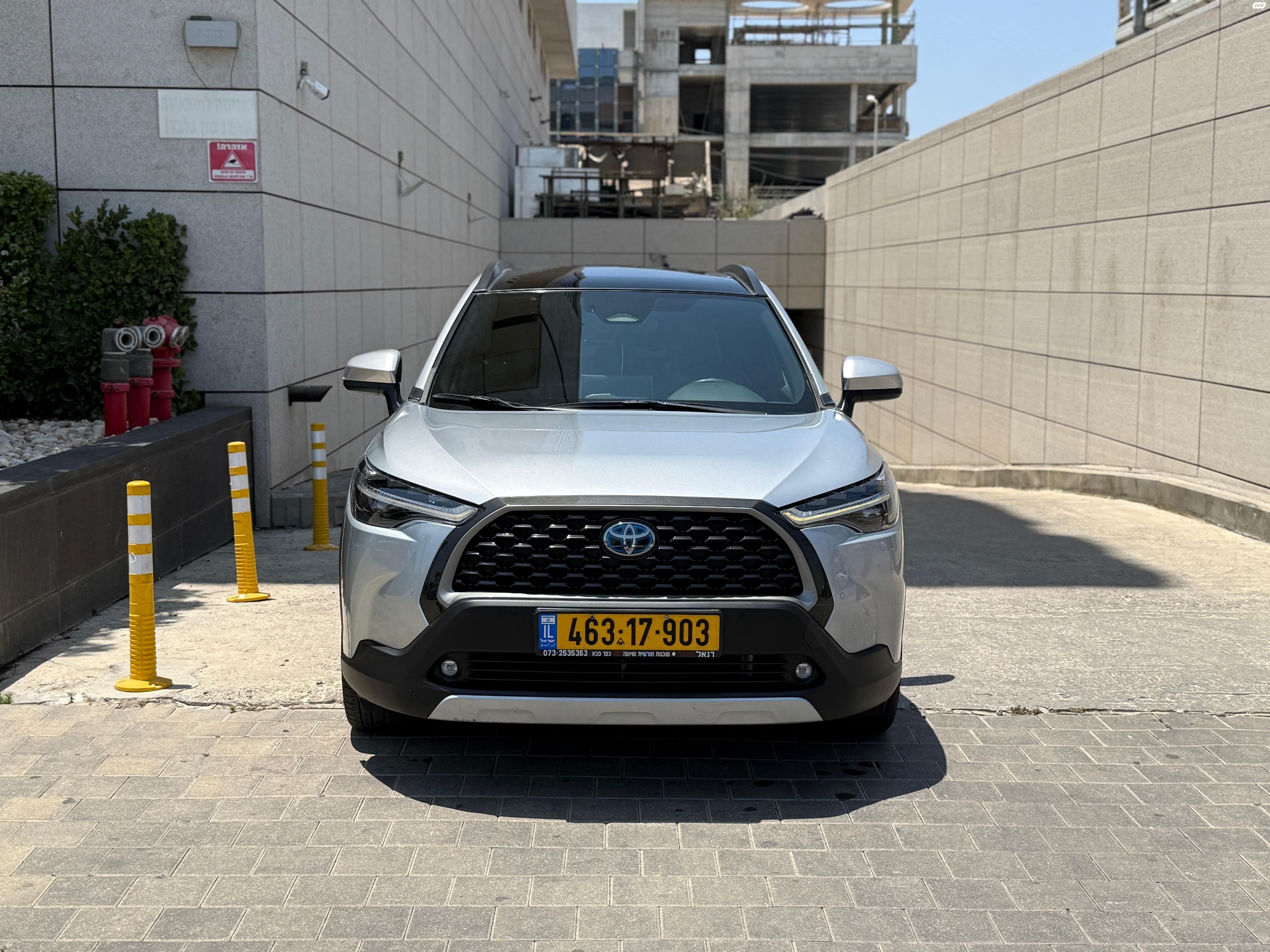 מודעת רכב טויוטה קורולה קרוס