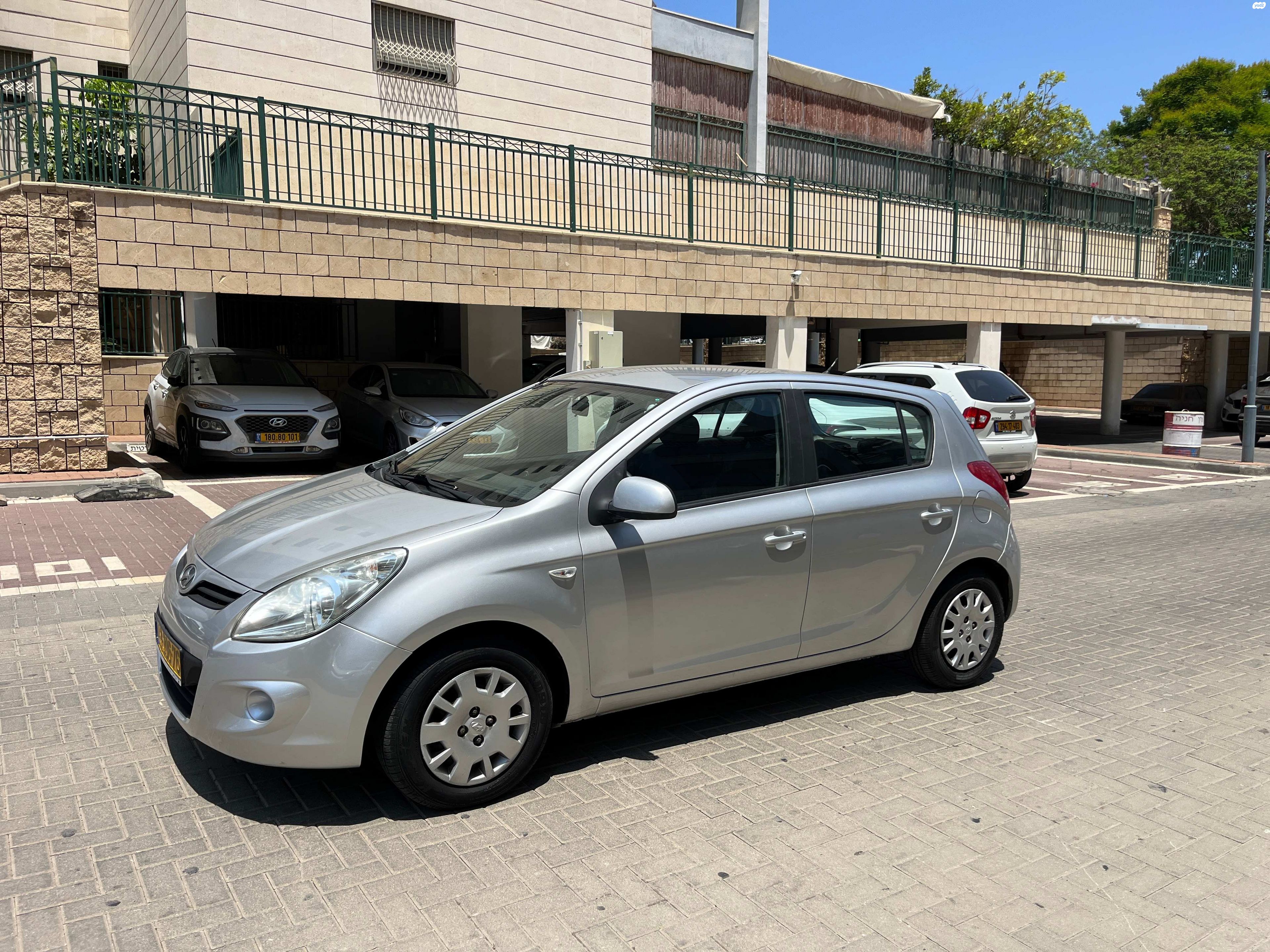 מודעת רכב יונדאי i20