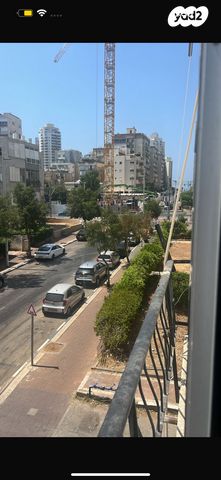 ז'בוטינסקי 21