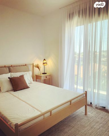 דו משפחתי, שערי תקווה