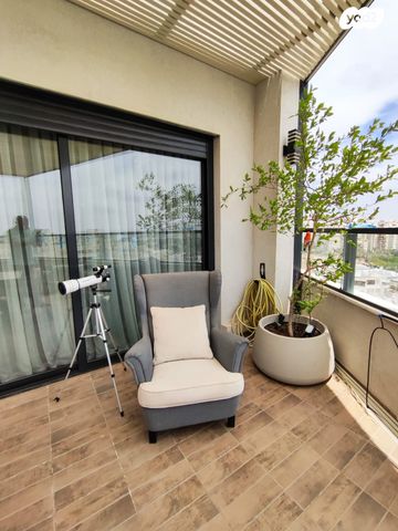 גג/ פנטהאוז, אסירי ציון, מגדיאל, הוד השרון