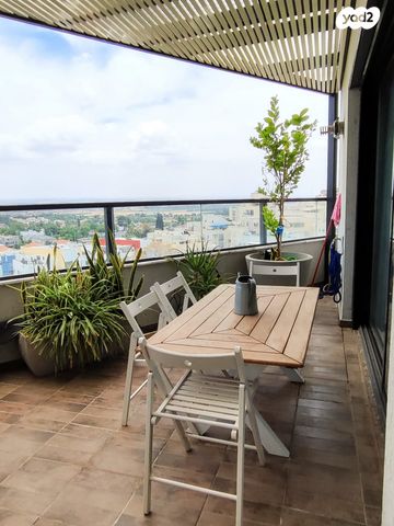 גג/ פנטהאוז, אסירי ציון, מגדיאל, הוד השרון