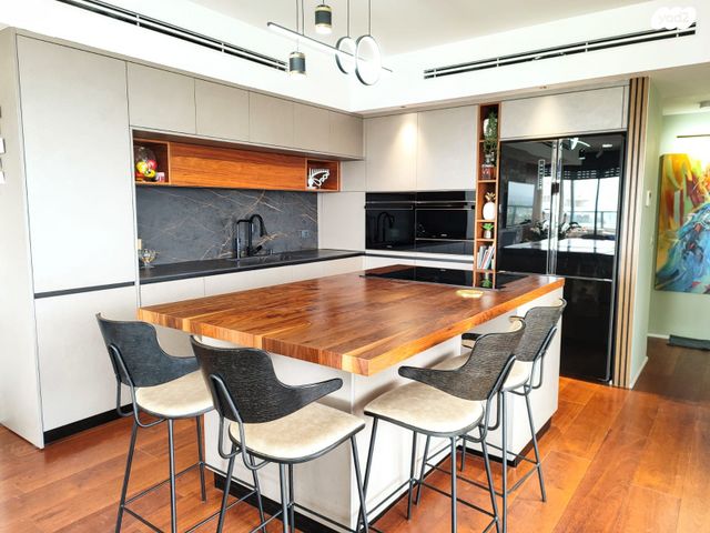 גג/ פנטהאוז, אסירי ציון, מגדיאל, הוד השרון