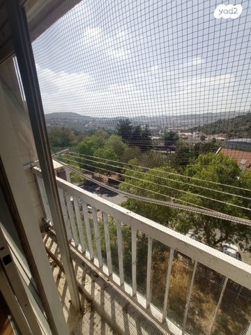 דירה, שכונה ותיקה - מרכז העיר, מעלות תרשיחא