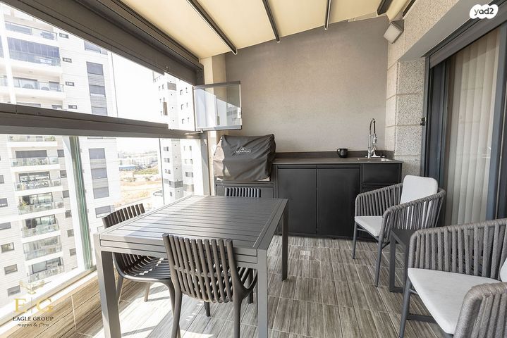 דירה, חצרות המושבה, רחובות