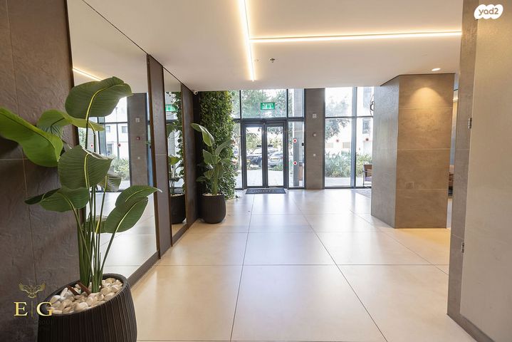 דירה, חצרות המושבה, רחובות