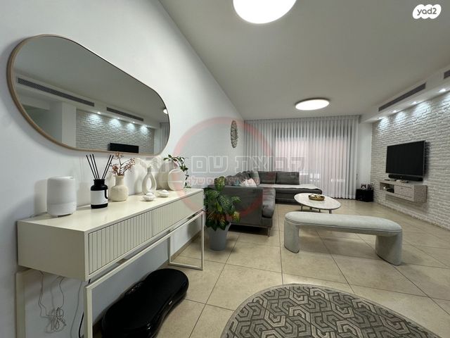 דירה, חטיבת כפיר, רובע יזרעאל סביוני העמק, עפולה