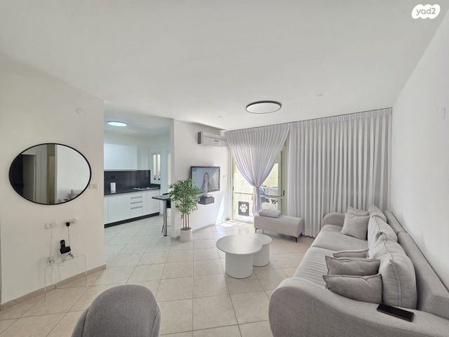 דירת גן, סול ליפצין, חומת שמואל, הר חומה, ירושלים