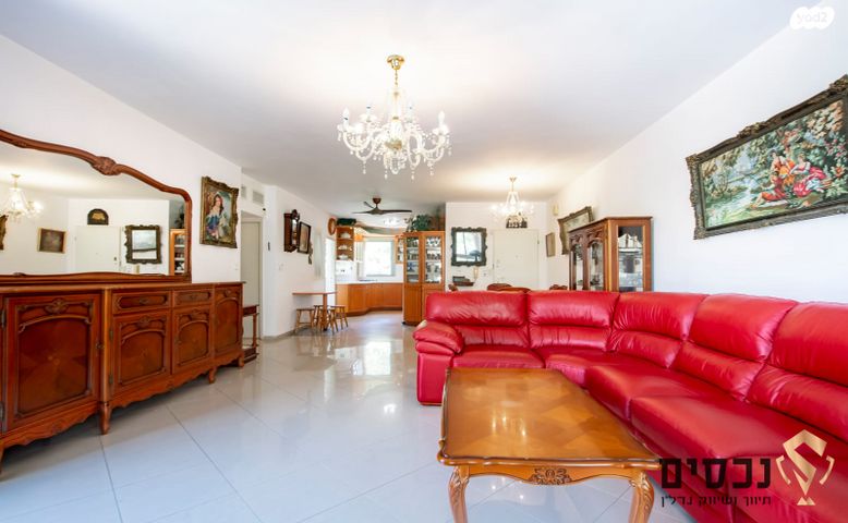 דירה, דוד רמז, גבעת הרמבם, גבעתיים