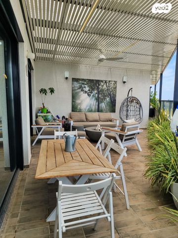 גג/ פנטהאוז, אסירי ציון, מגדיאל, הוד השרון