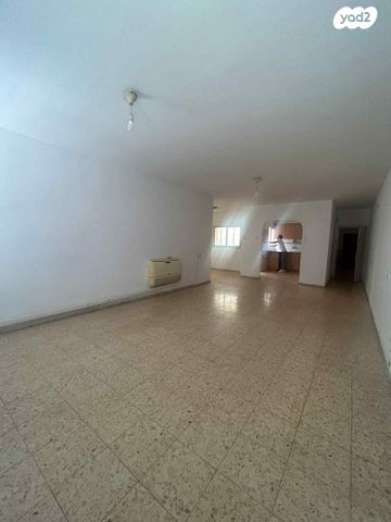 דירה, הרב קוק 47, מרכז, הרצליה