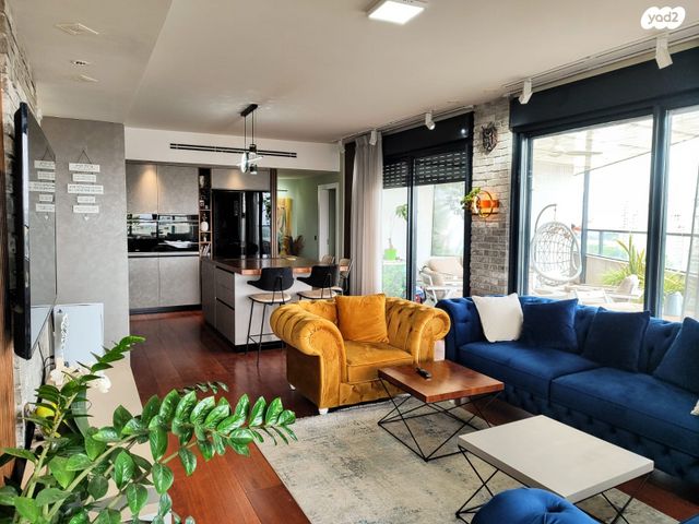 גג/ פנטהאוז, אסירי ציון, מגדיאל, הוד השרון