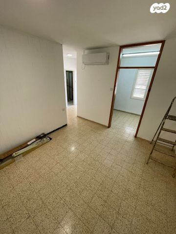 דו משפחתי, יחיעם