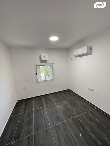 דו משפחתי, יחיעם