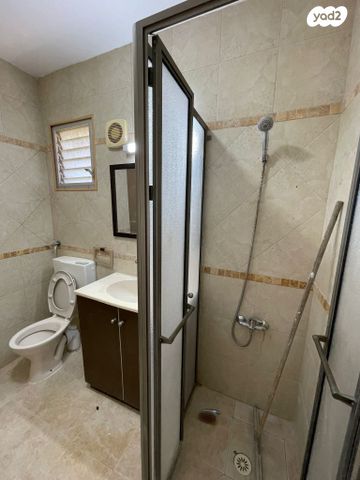 דו משפחתי, יחיעם