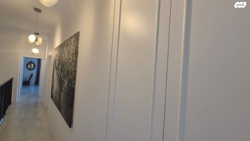 דו משפחתי, אורנית, אורנית