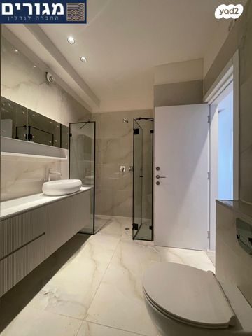 דירה, שדרות ודג'ווד, מרכז הכרמל, חיפה