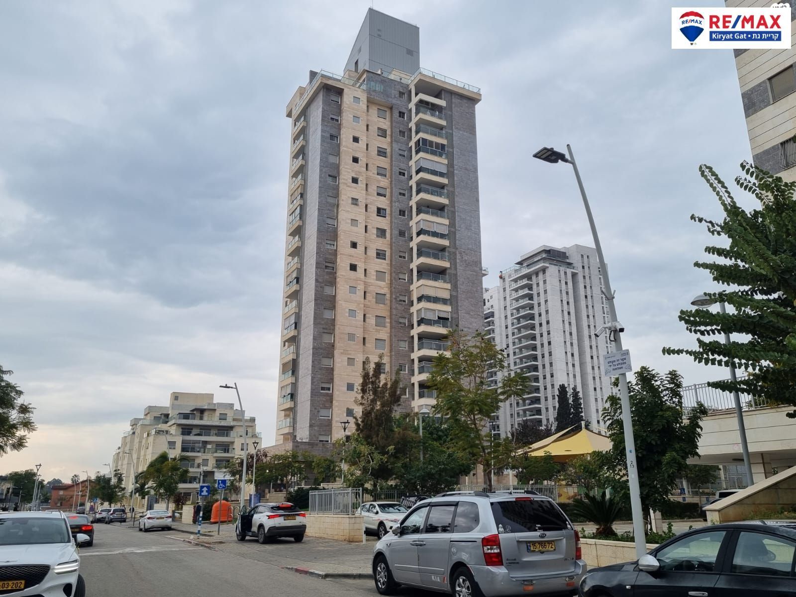 היסמין 10