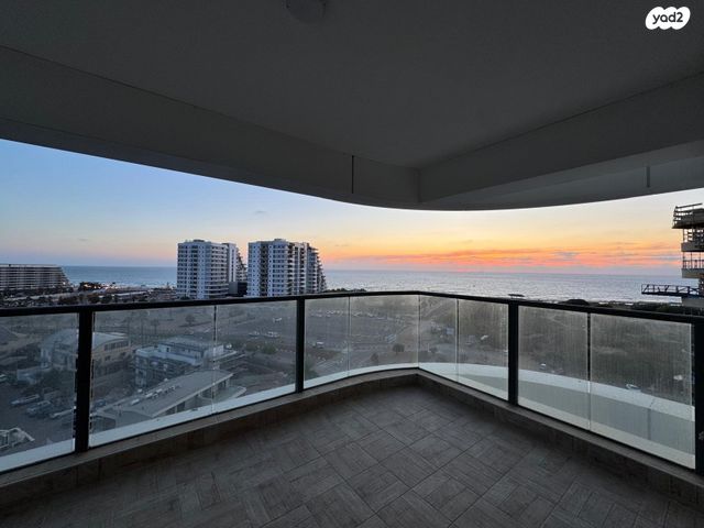 דירה, נעמי שמר 3, בת ים