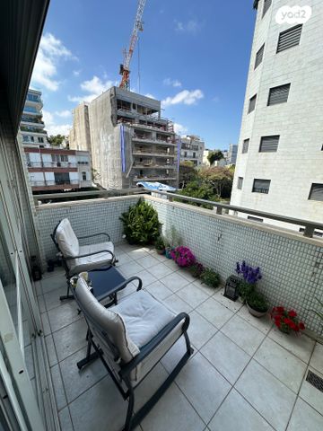 דירה, בורוכוב, בורוכוב, גבעתיים