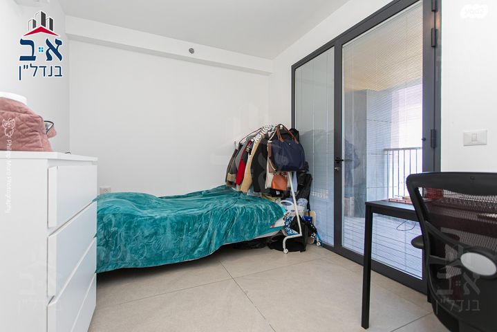 דירה, עין דור, שער פלמר, תחנת רכבת השמונה, חיפה