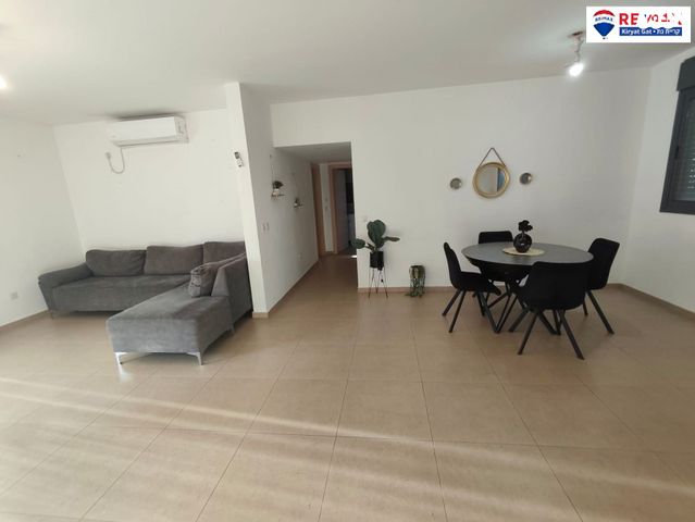 גג/ פנטהאוז, רבקה אמנו 5, כרמי גת, קרית גת