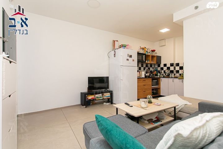 דירה, עין דור, שער פלמר, תחנת רכבת השמונה, חיפה