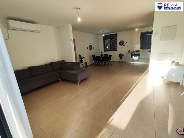 גג/ פנטהאוז, רבקה אמנו 5, כרמי גת, קרית גת