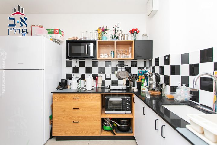 דירה, עין דור, שער פלמר, תחנת רכבת השמונה, חיפה