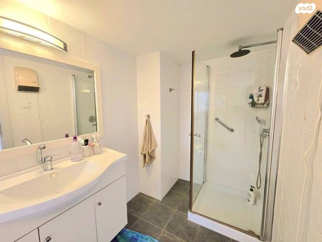 גג/ פנטהאוז, לח"י, שיכון עובדים, טבריה