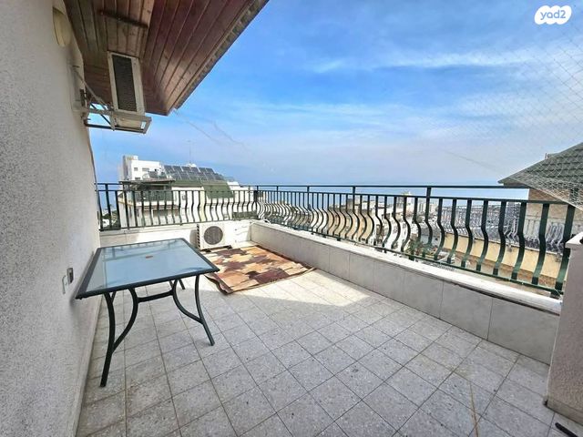 גג/ פנטהאוז, לח"י, שיכון עובדים, טבריה