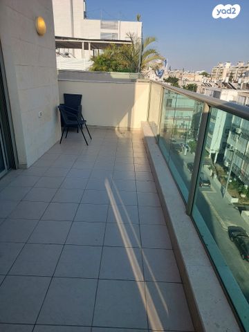 גג/ פנטהאוז, ביאליק, מרכז, קרית עבודה, חולון