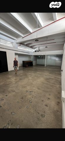 חנויות/ שטח מסחרי