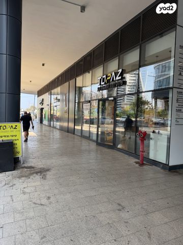 חנויות/ שטח מסחרי