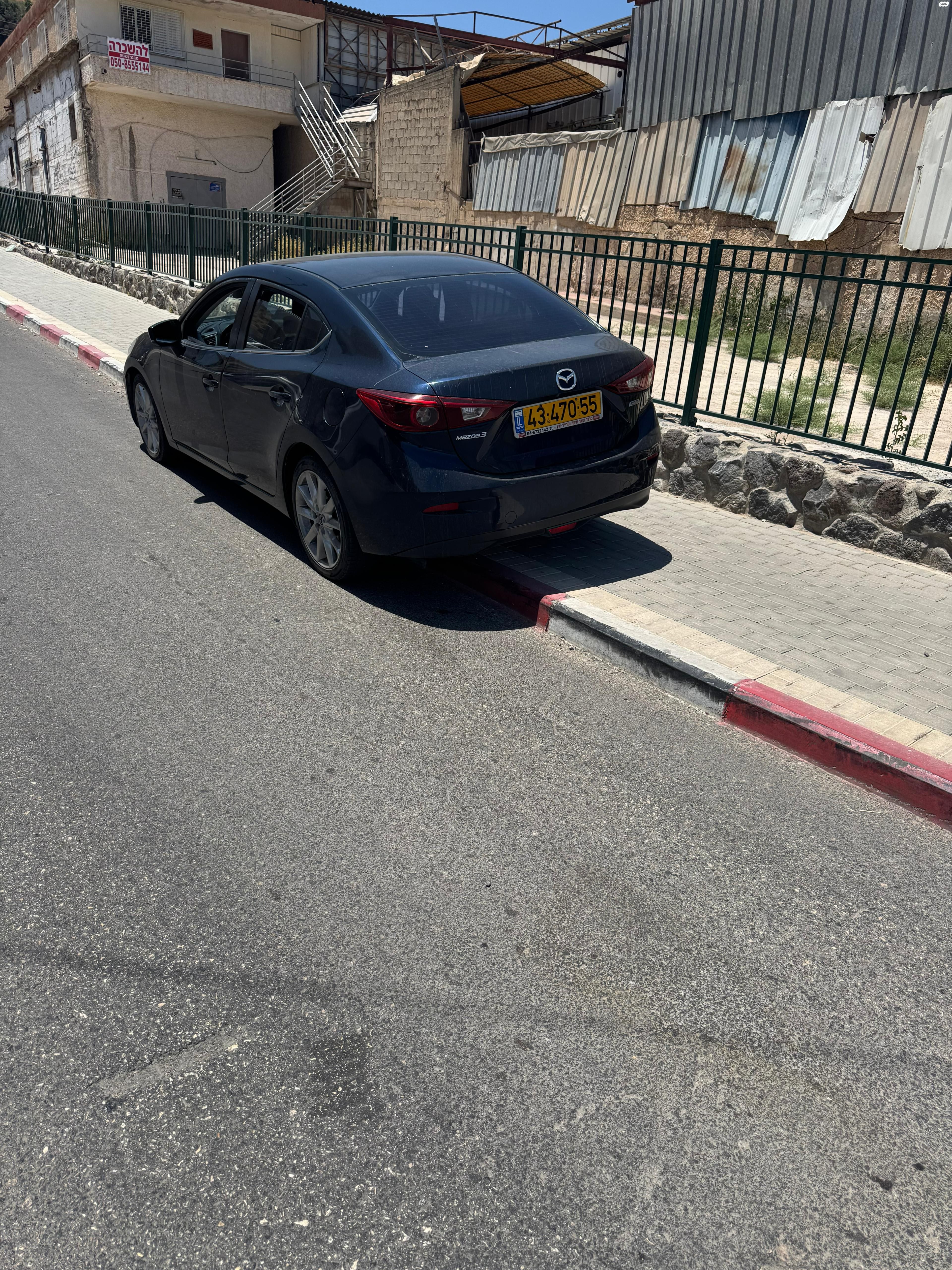 מודעת רכב מאזדה 3