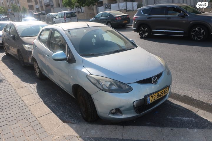 מודעת רכב מאזדה 2