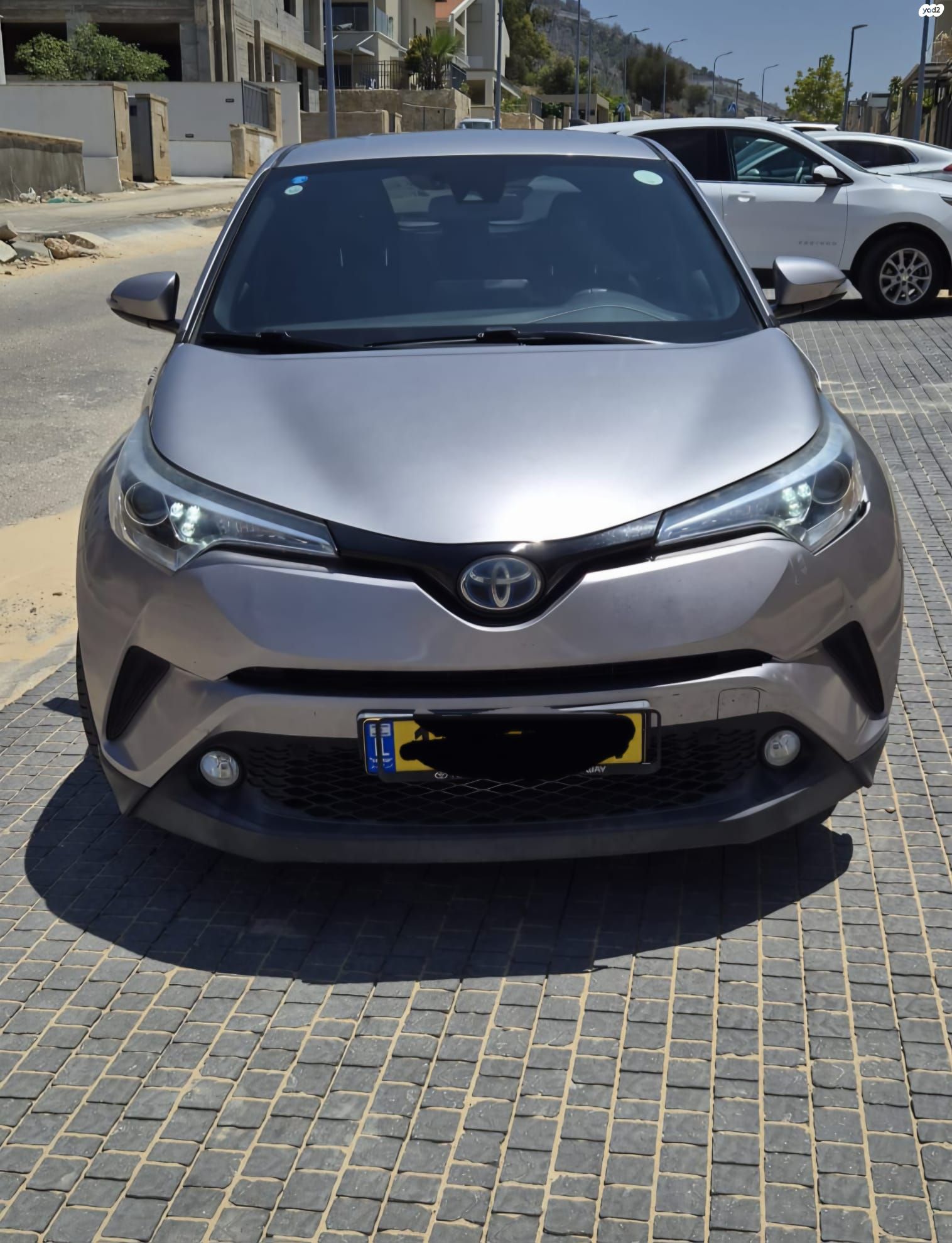מודעת רכב טויוטה C-HR