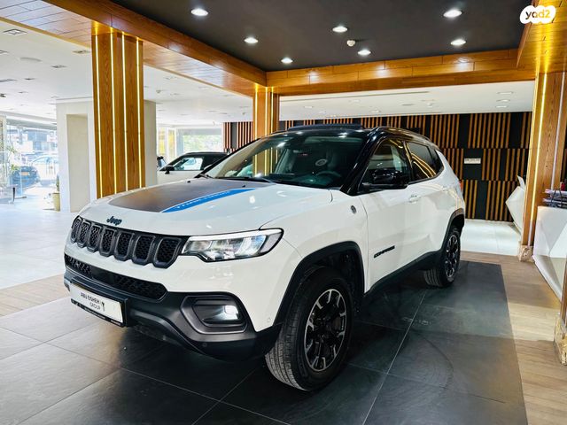 מודעת רכב ג'יפ קומפאס