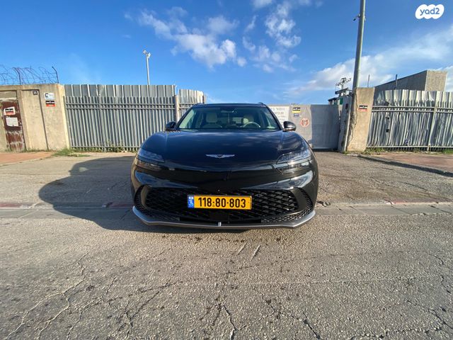 מודעת רכב ג'נסיס GV60
