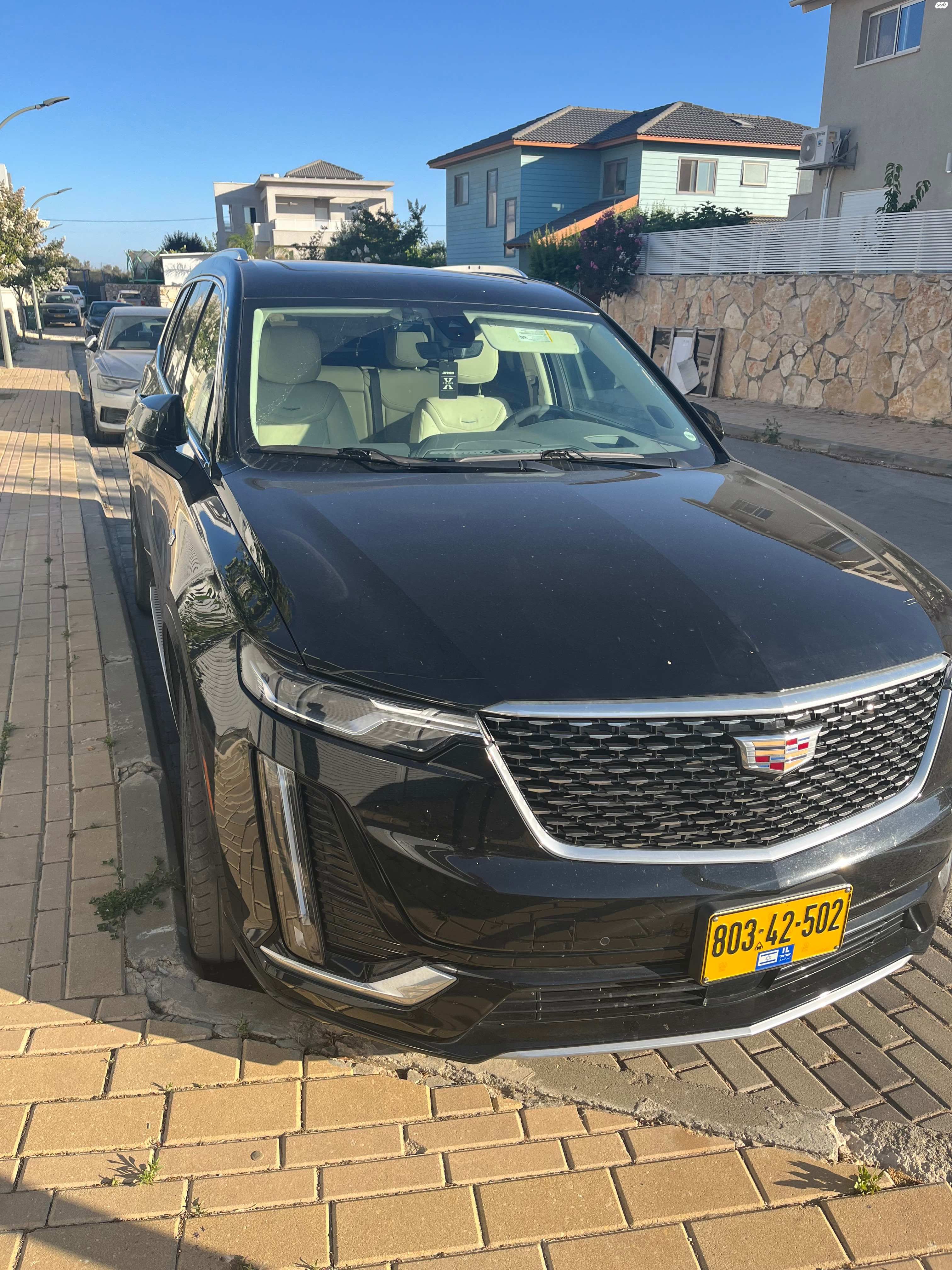 מודעת רכב קאדילק XT6