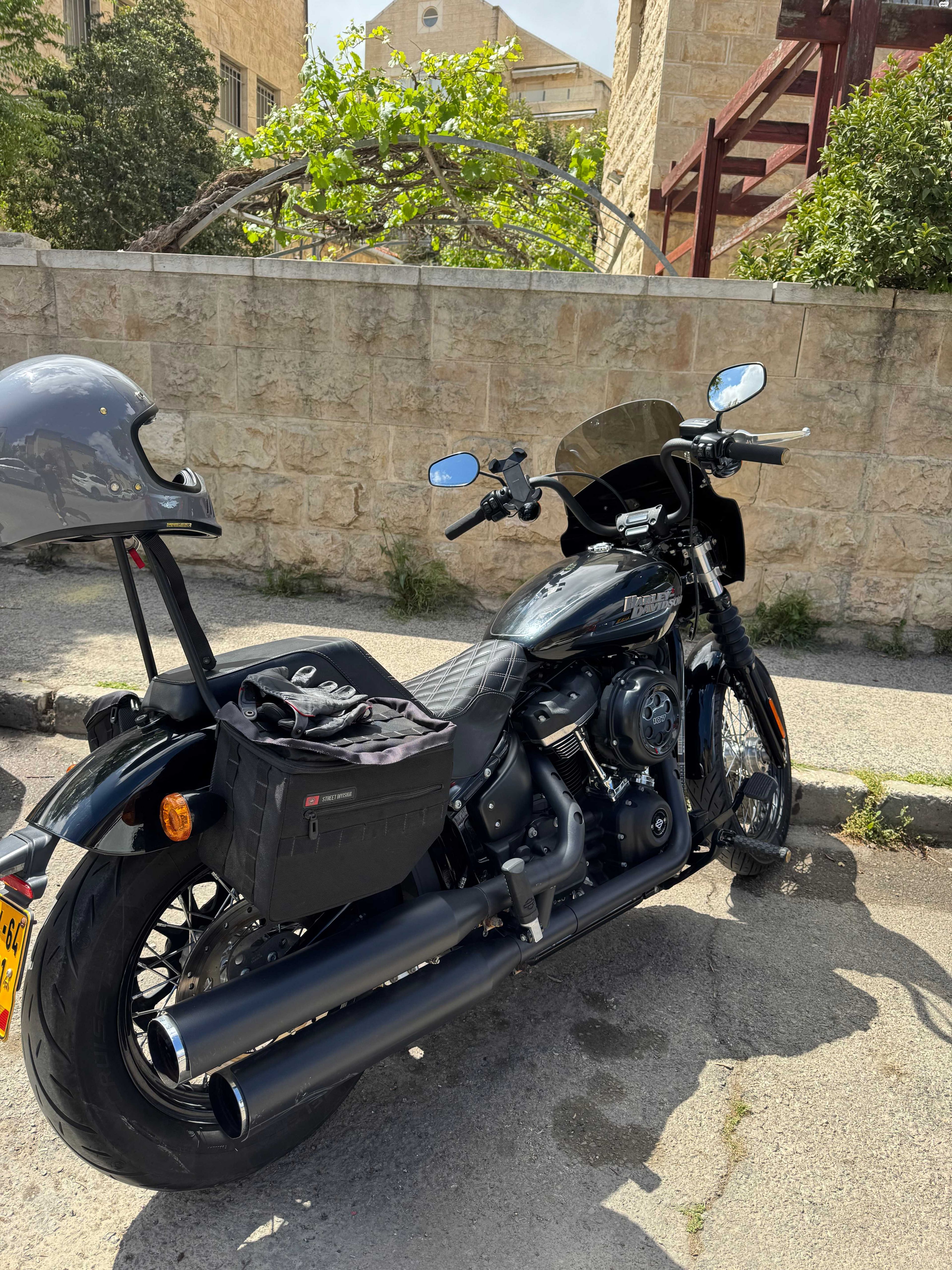מודעת רכב הרלי דיווידסון סטריט בוב 107