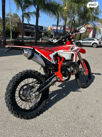 מודעת רכב בטא RR300