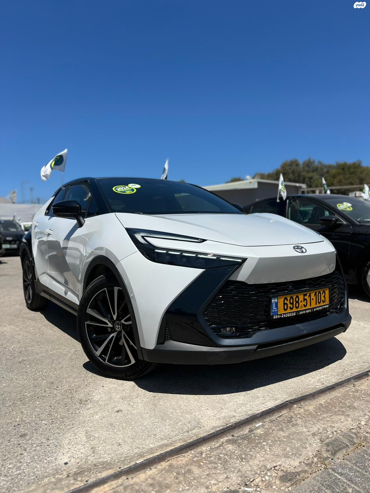 מודעת רכב טויוטה C-HR
