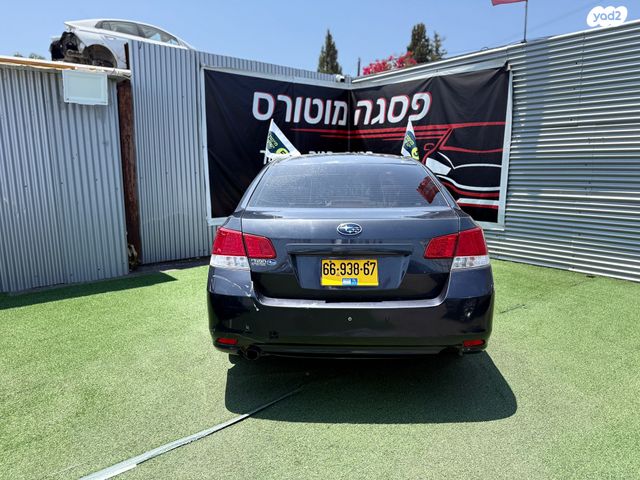 סובארו B4/לגאסי