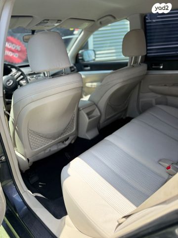 סובארו B4/לגאסי