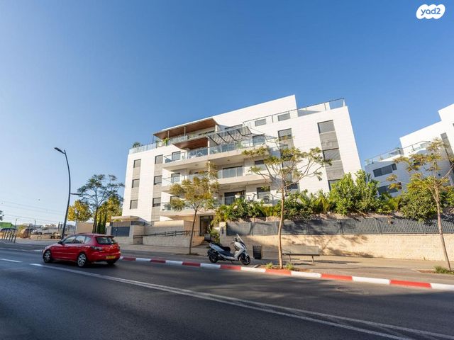 הרב שלום שבזי 195