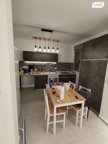 דירת גן, רעות 38, בצוותא, חריש