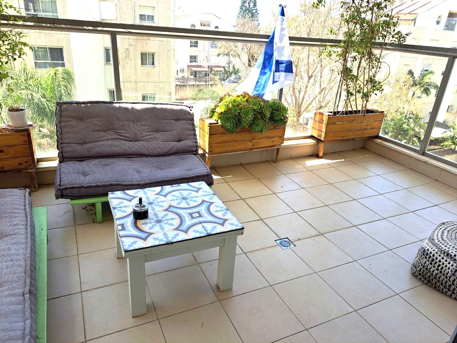 אתרוג 7