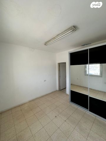 דירה, הכרכום 13, צמח השדה, מעלה אדומים